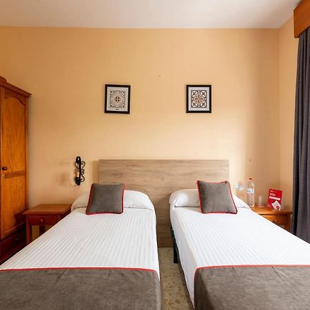 Oyo Hostal El Paisano Utrera Zewnętrze zdjęcie