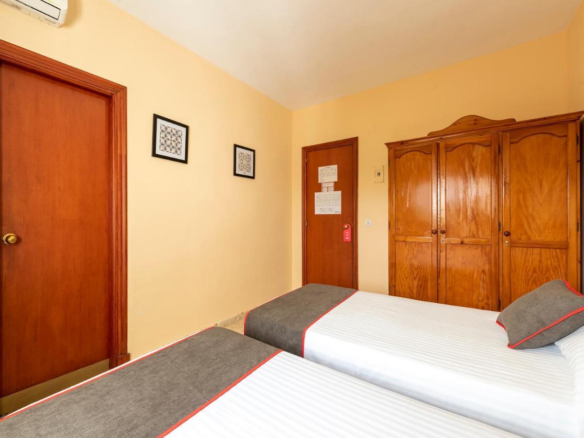 Oyo Hostal El Paisano Utrera Zewnętrze zdjęcie