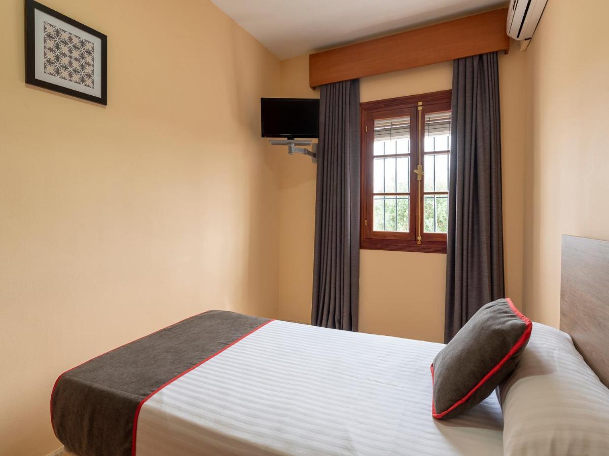 Oyo Hostal El Paisano Utrera Zewnętrze zdjęcie